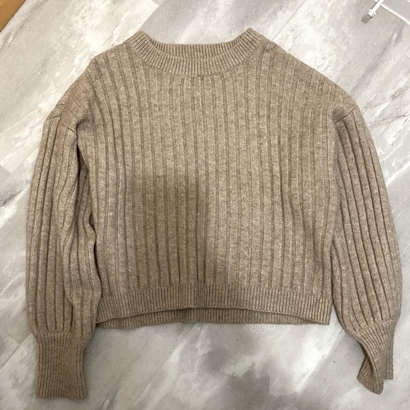 Dynamite Crewneck sweater - Picture 2 of 3